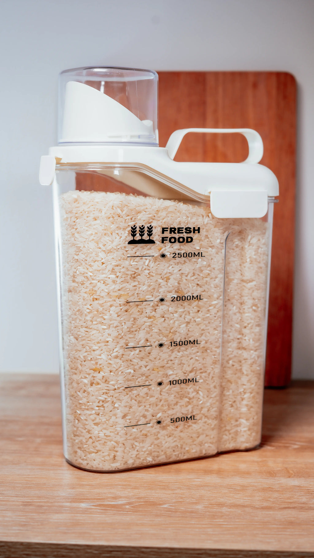 Recipientes Herméticos con Vertedor y Medidor (2.5L y 2L)