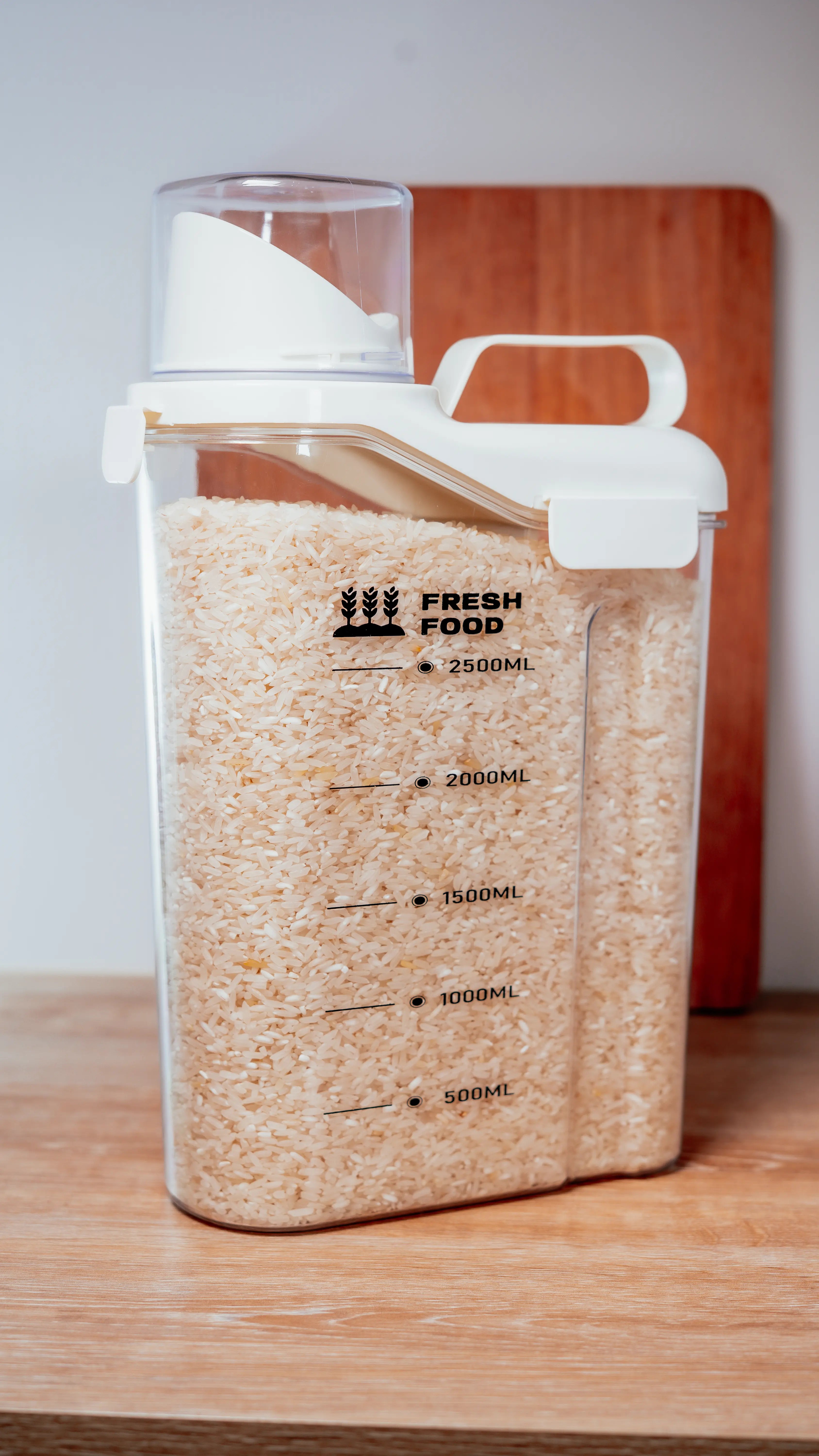 Recipientes Herméticos con Vertedor y Medidor (2.5L y 2L)